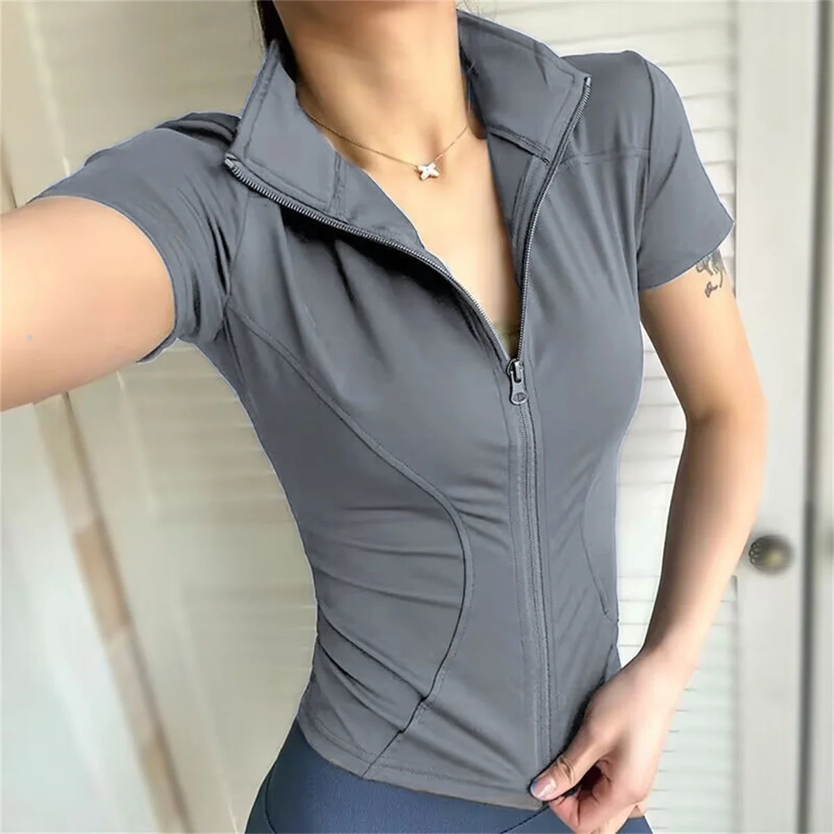 Sculpt Fit Zip Top 🤍